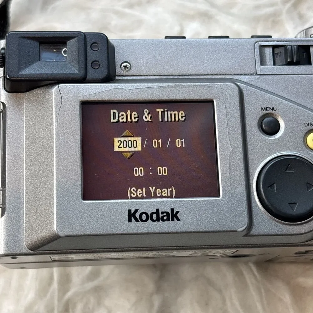 Kodak DC4800 Zoom Digital Camera 3.1MP Complete Kit Charger Batteries Case Works